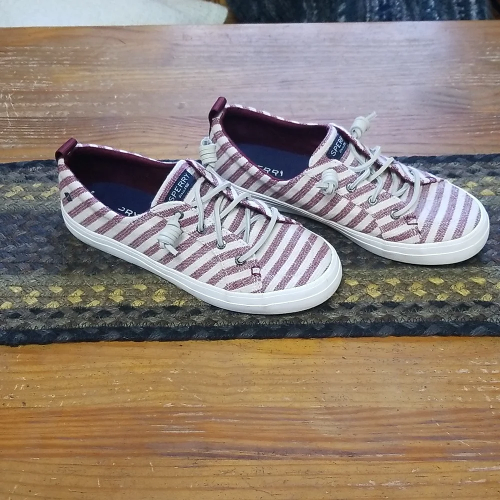 Women's Sperry Crest Vibe Canvas Sneaker red and white size 8.5 - Picture 2 of 7